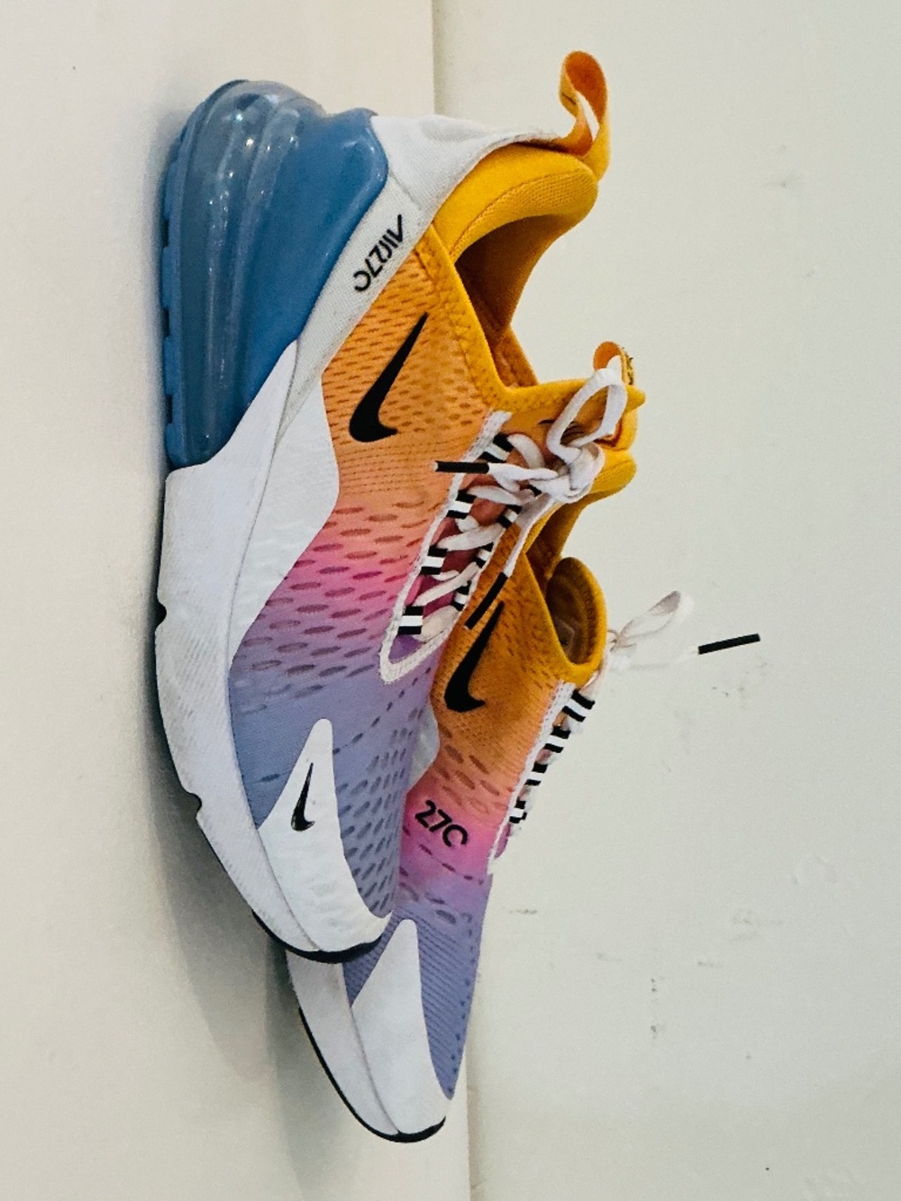 Nike Air Max 270 Multicolor Running Shoes – Size US 7